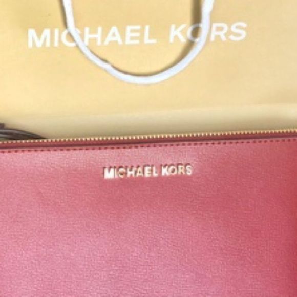 Authentic Michael Kors Jet Set Travel Clutch Wristlet NWOT - Red Studded - Picture 9 of 12
